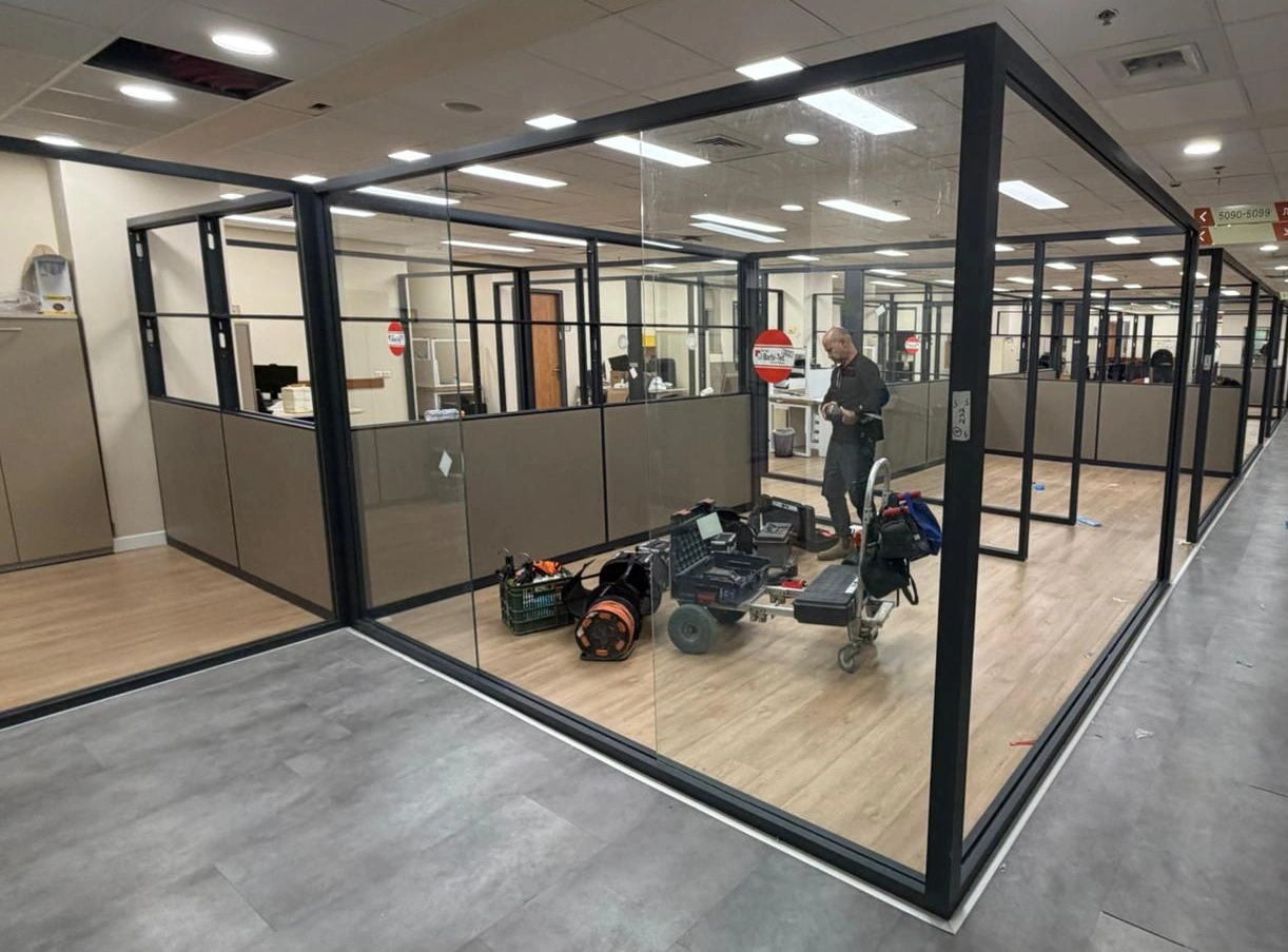 מחיצות בהתאמה אישית